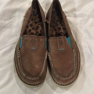ARIAT WOMEN'S LEOPARD PRINT
CRUISER SHOES 8
